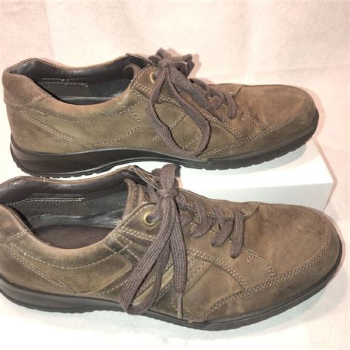 Are all ECCO shoes leather?