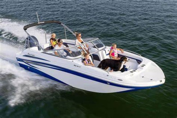 Are deck boats good in rough water?