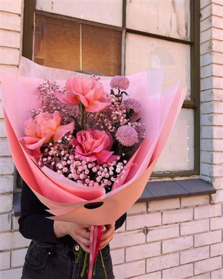 Are fake flowers a good gift?