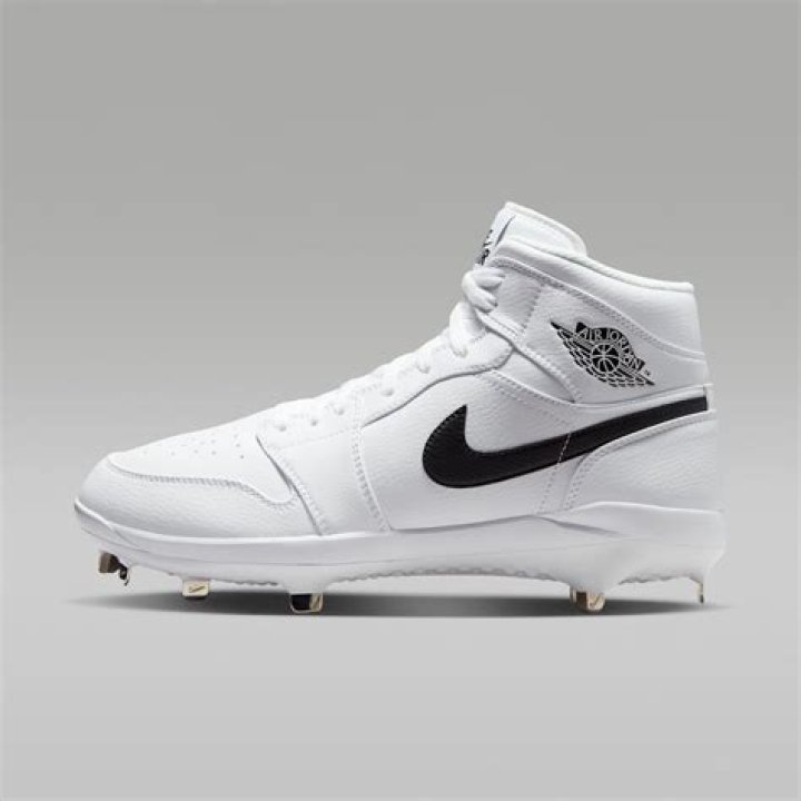 Are high top cleats better for baseball?