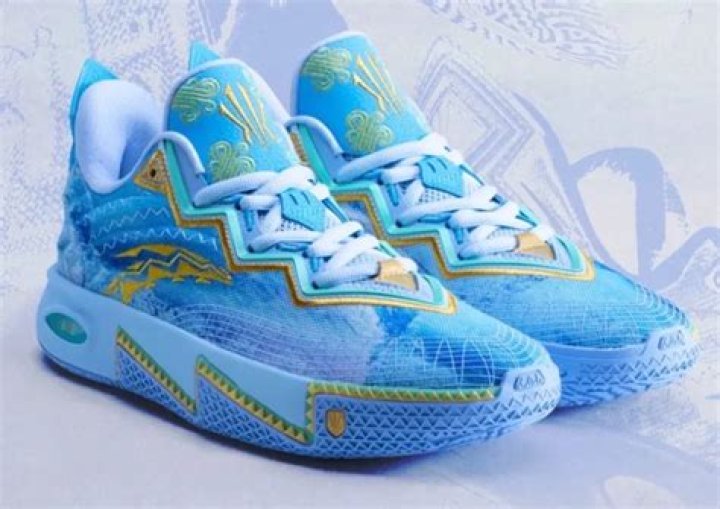 Are Kyrie 7 heavy?