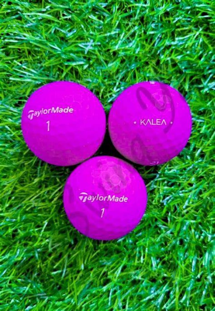 Are Ladies golf balls bigger?