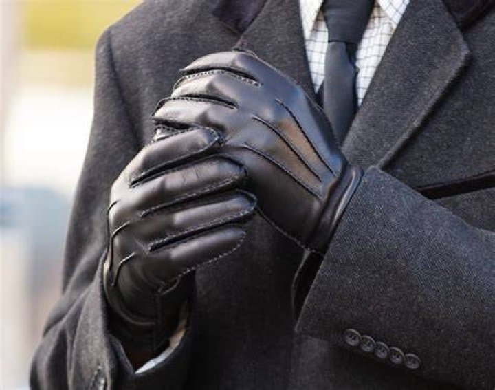Are leather gloves classy?