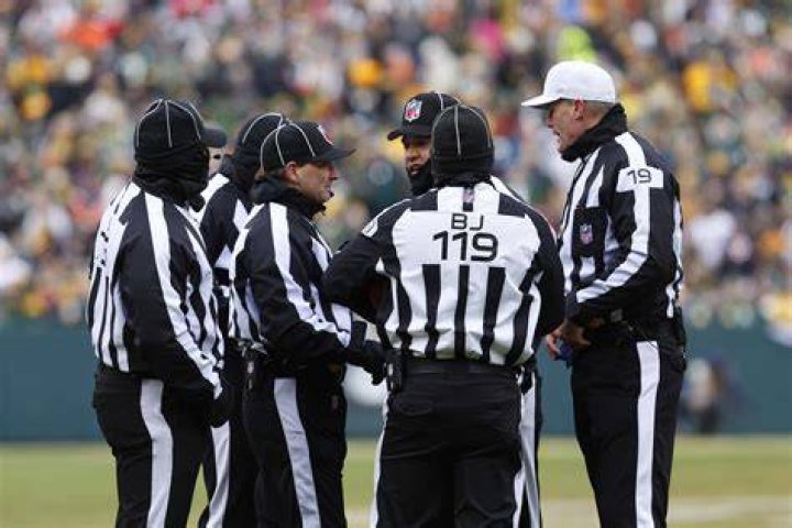 Are NFL refs full time?