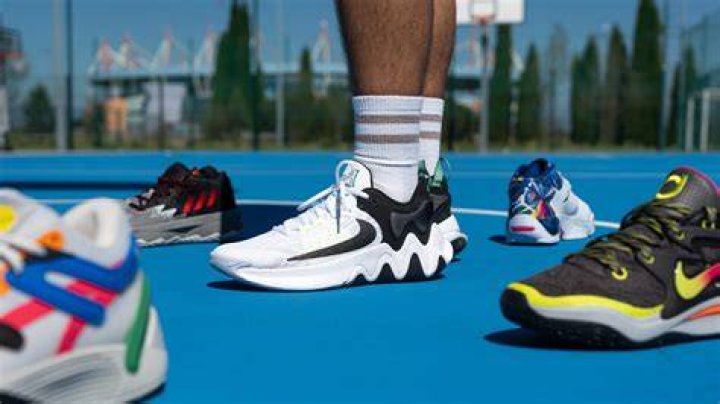 Are tennis shoes good for outdoor basketball?