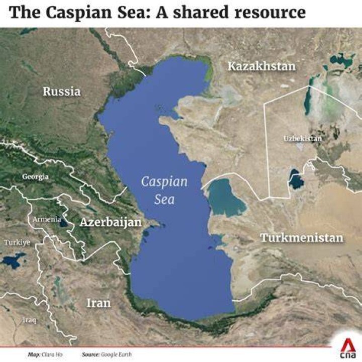 Are there any islands in the Caspian Sea?