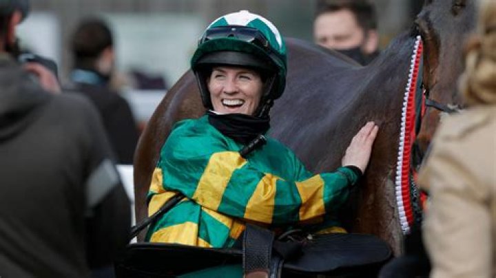 Are there any lady jockeys in the Grand National?