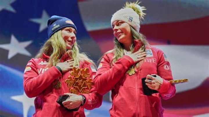 Are there professional skiers?