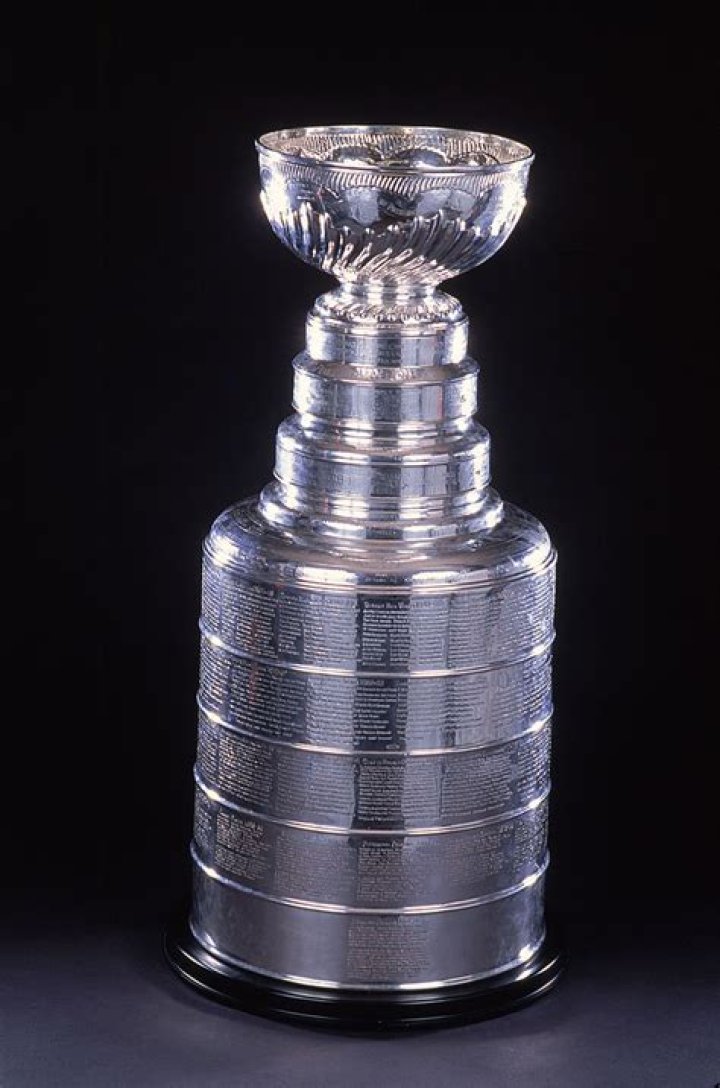 Are there replicas of the Stanley Cup?