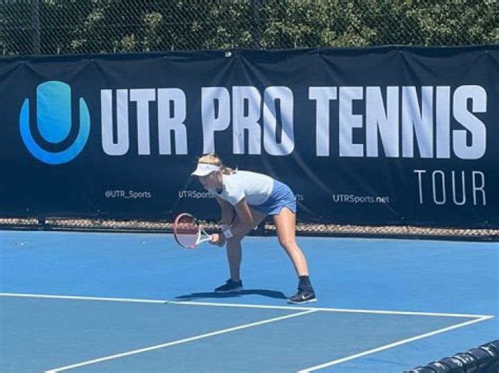 At what age do tennis players go pro?