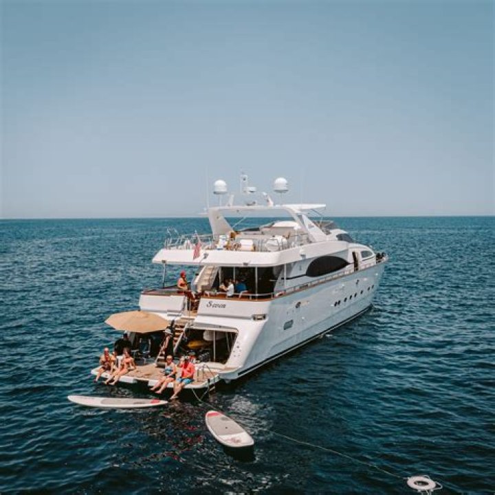 Can a 100 foot yacht cross the Atlantic?