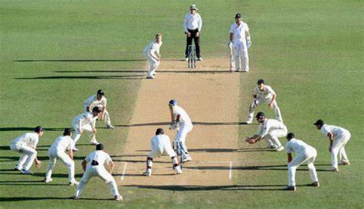 Can a batsman play without gloves?