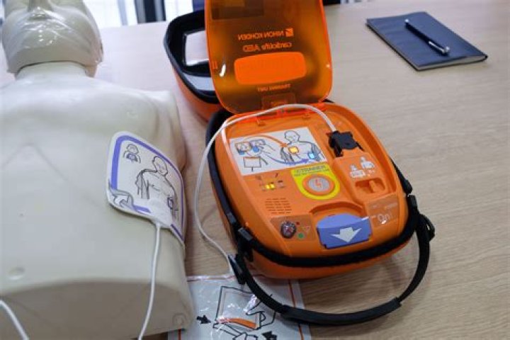 Can a defibrillator revive someone?