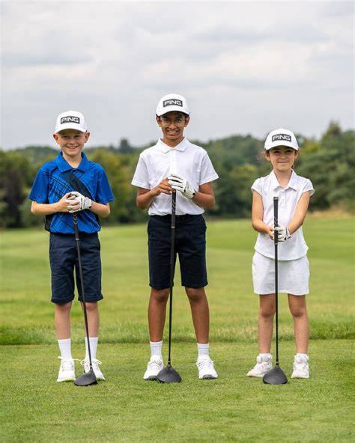 Can a junior golfer win money?