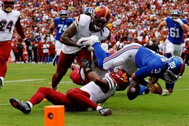 Can a QB punt?