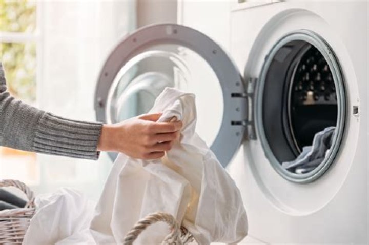 Can I put Vejas in the washing machine?