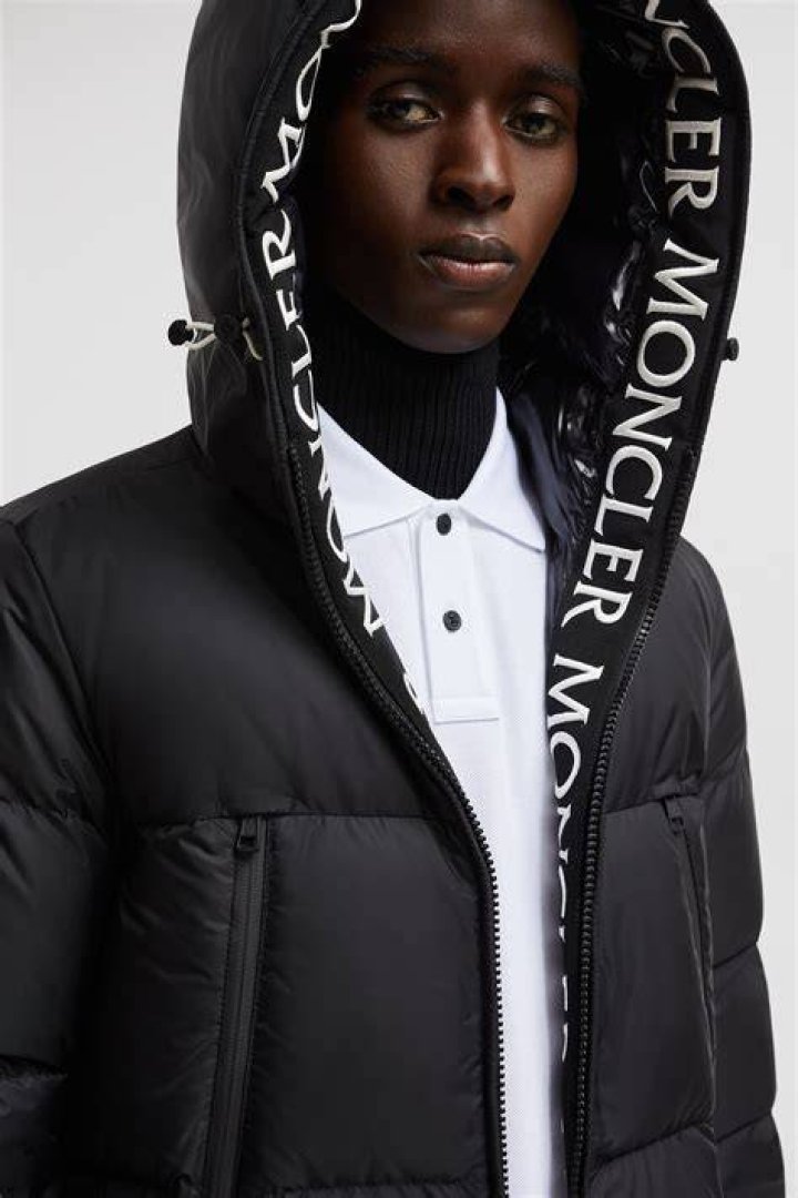 Can I ski in a puffer jacket?