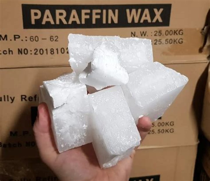 Can I use paraffin wax on my skis?