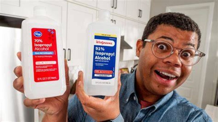 Can I use rubbing alcohol to clean snowboard?