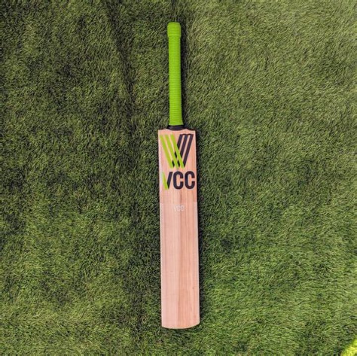 Can I use teak oil on a cricket bat?