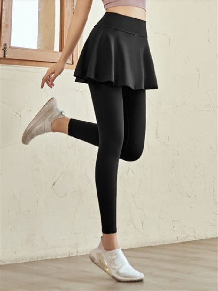 Can I wear a skirt with leggings?