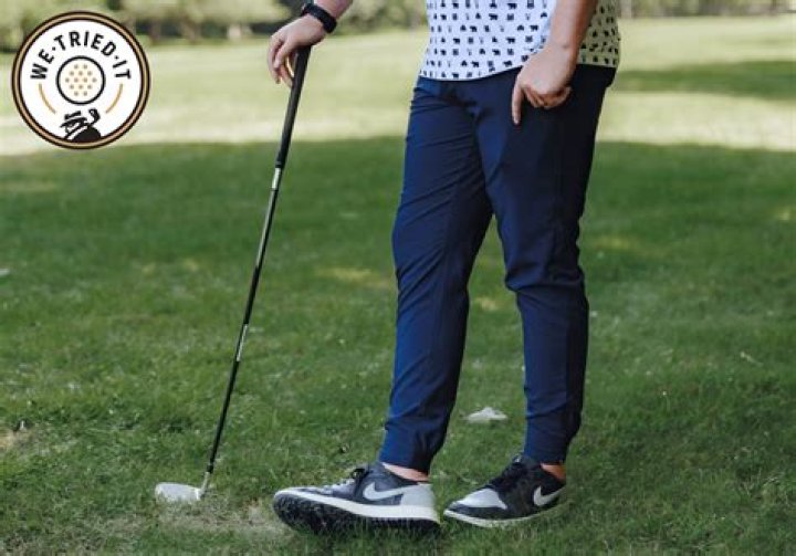 Can I wear joggers to golf?