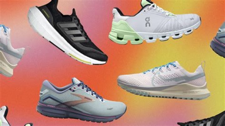 Can I wear running shoes for gym?