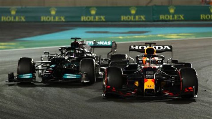 Can lapped cars overtake in F1?