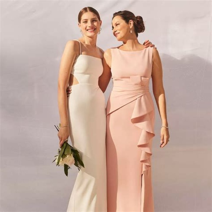 Can mother of the bride wear beige?
