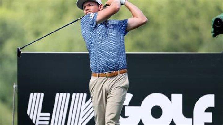 Can PGA golfers listen to music?