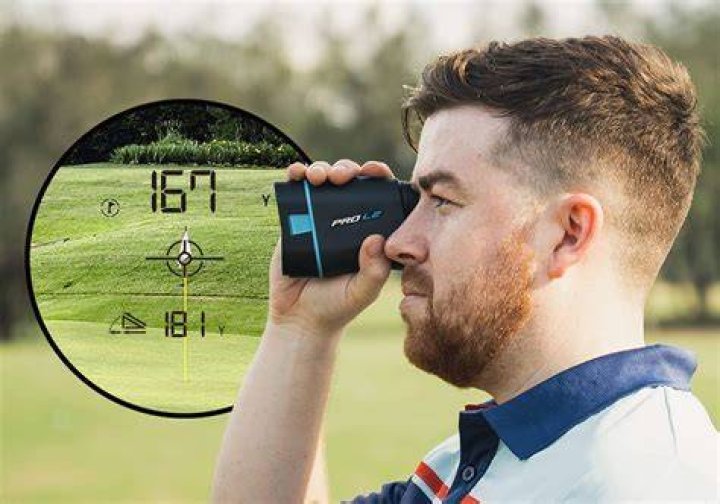 Can PGA pros use a range finder?