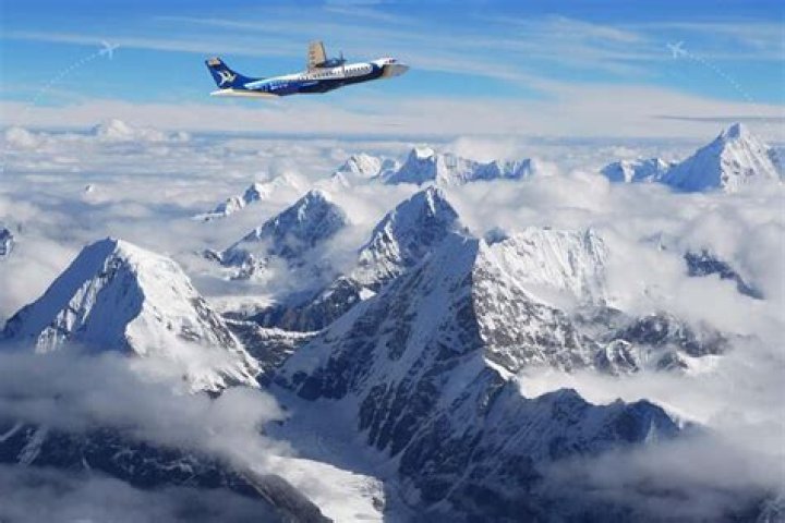 Can planes fly over Mt Everest?