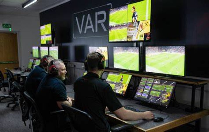 Can referees call VAR?