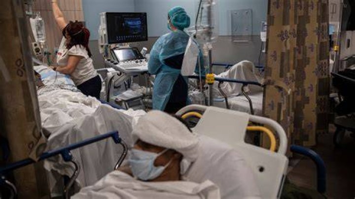 Can the coronavirus disease spread through the air in rooms?