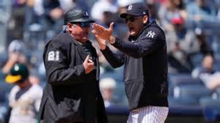 Can umpires be ejected by managers?