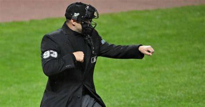 Can umpires be ejected in MLB?