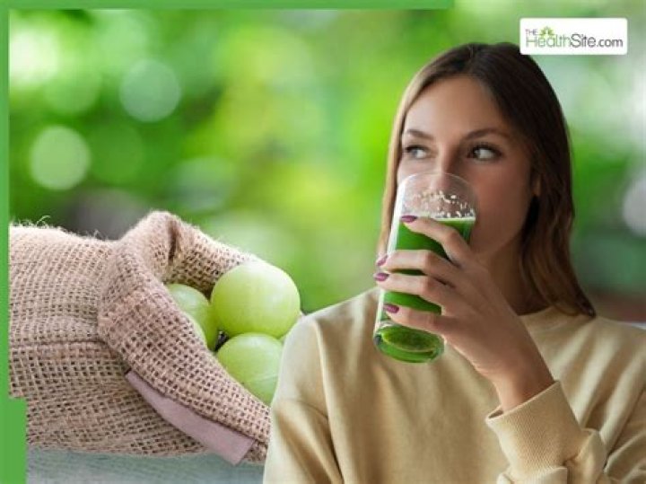 Can we drink apple juice in empty stomach?