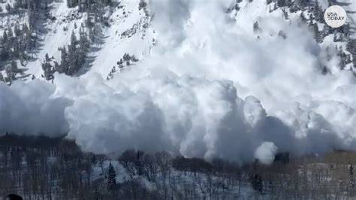Can you breathe under avalanche?