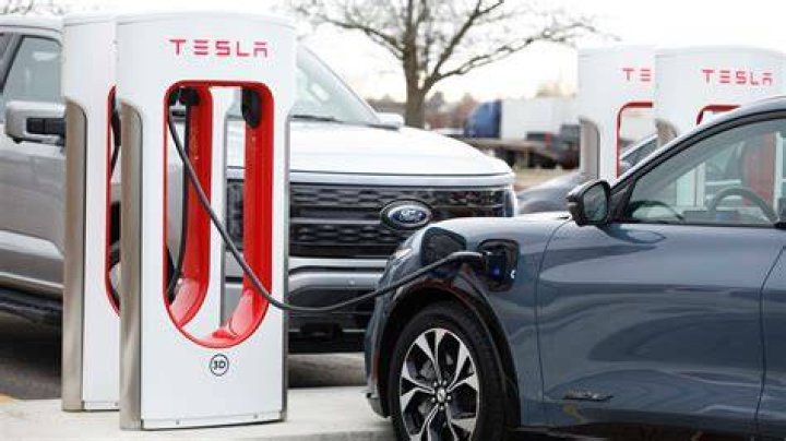Can you charge a Mach-E at a Tesla charging station?