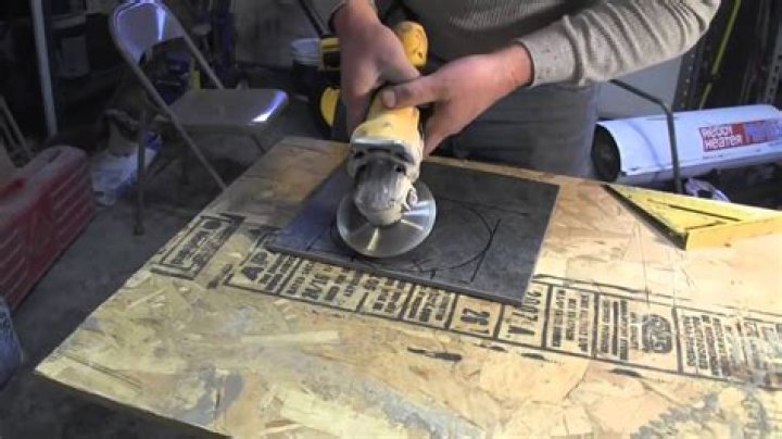 Can you cut porcelain tile with a grinder?