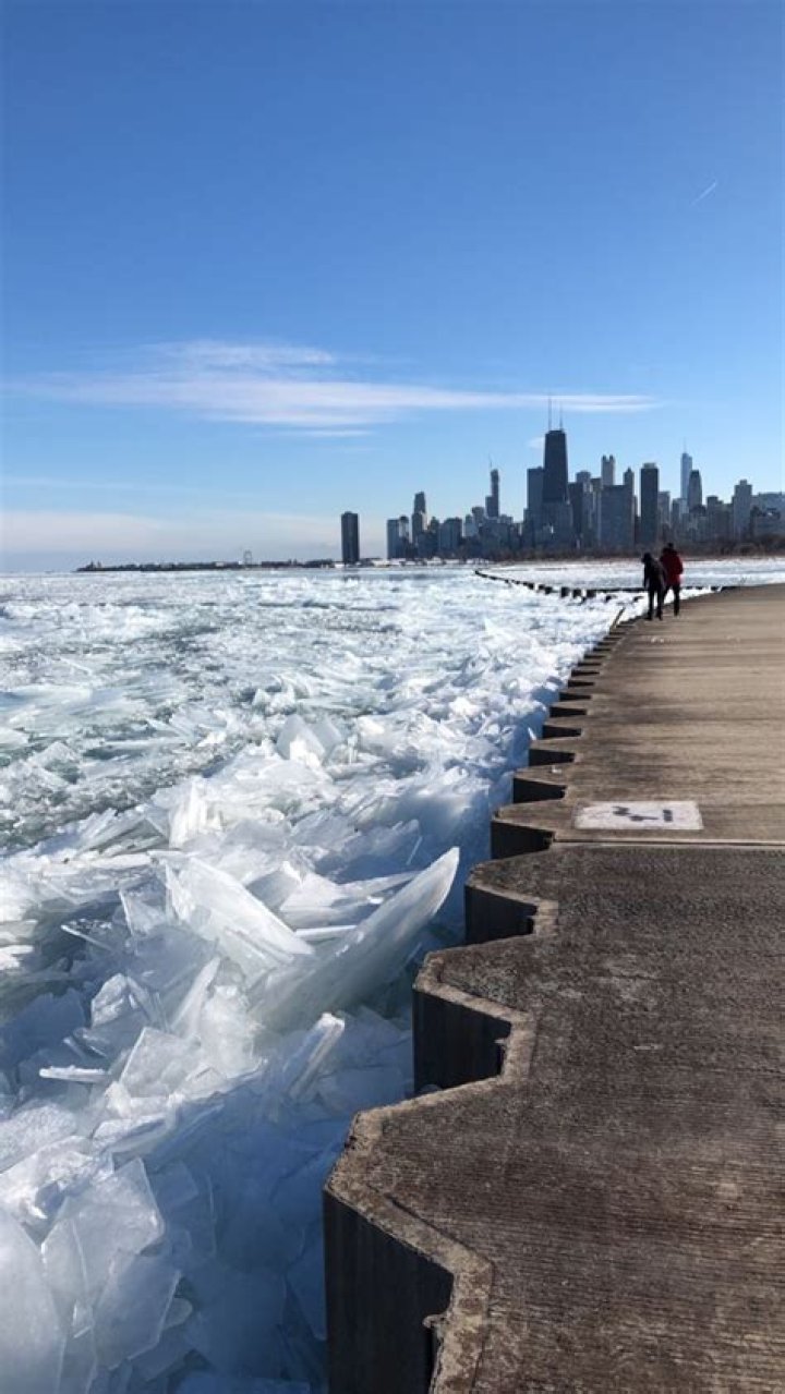 Can you ice skate on Lake Michigan in Chicago?
