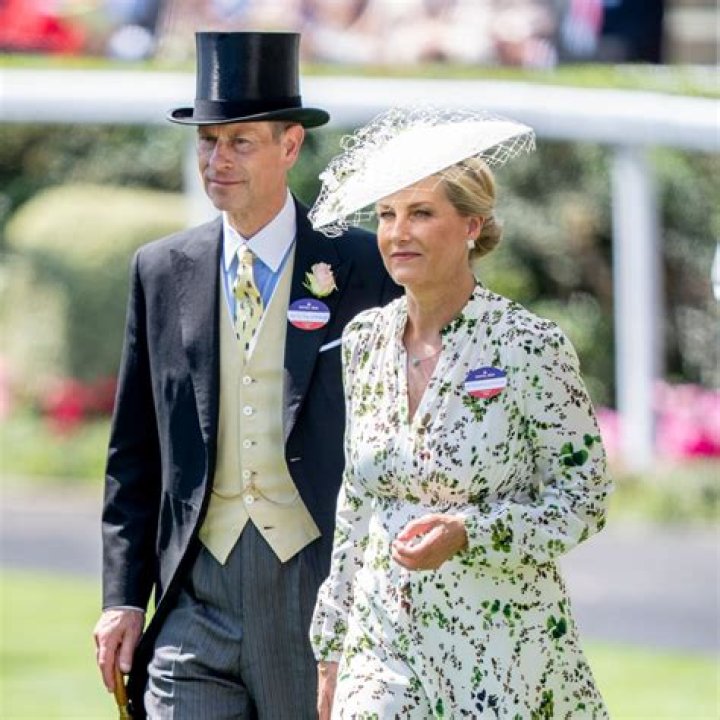 Can you pay on the gate at Ascot?