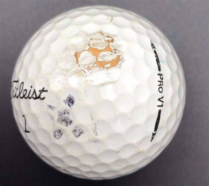 Can you play a scuffed golf ball?