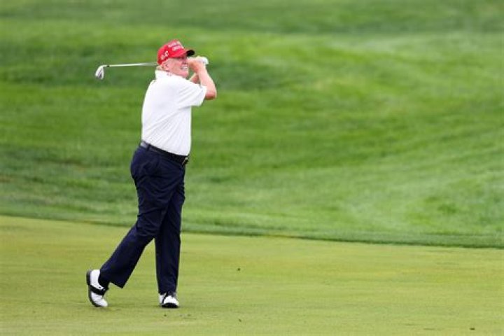 Can you play music while golfing?