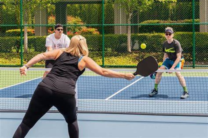 Can you play pickleball with a tennis ball?