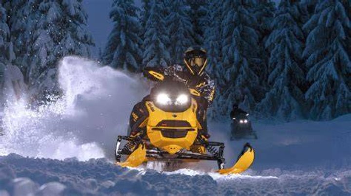 Can you ride with 2 people on a snowmobile?