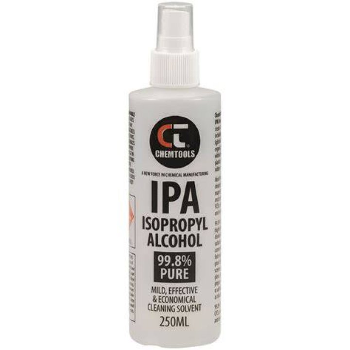 Can you store isopropyl alcohol in aluminum?