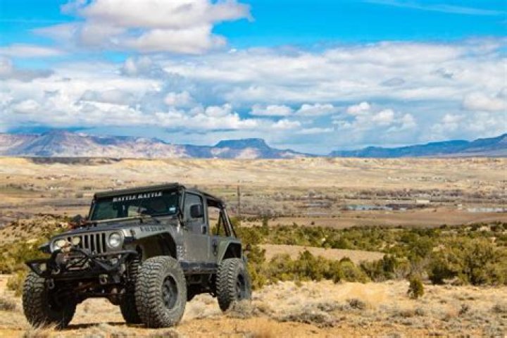 Can you trail ride a banshee?
