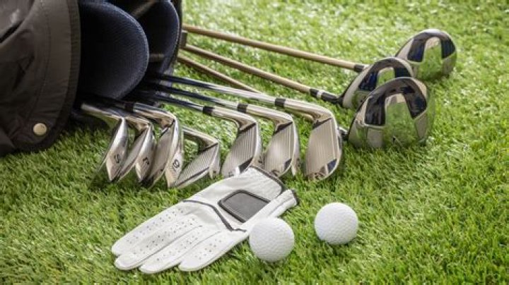 Can you use real clubs with Phigolf?