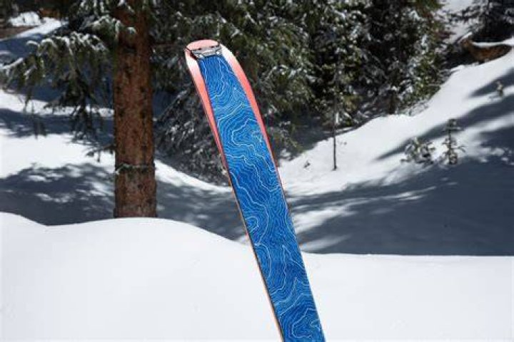 Can you use skins on waxless skis?